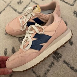 New Balance 237 classic sneaker